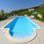 贝尔维尤别墅旅馆 察夫塔特