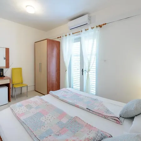 Bellevue Guest house 3*